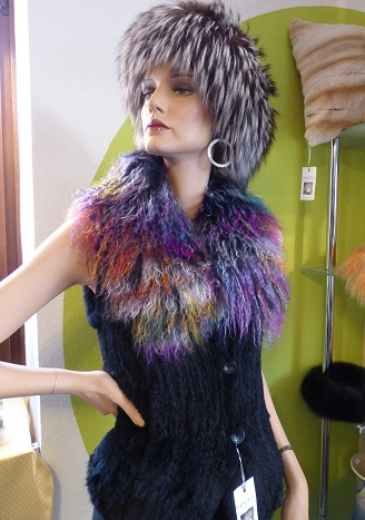 Kragen aus buntem Tibetlamm Kragen aus buntem Tibetlamm